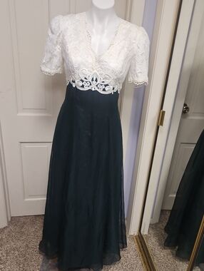 80s Tradtional Lace Shoulder Pads Maxi Dress